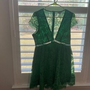 Size large green dress